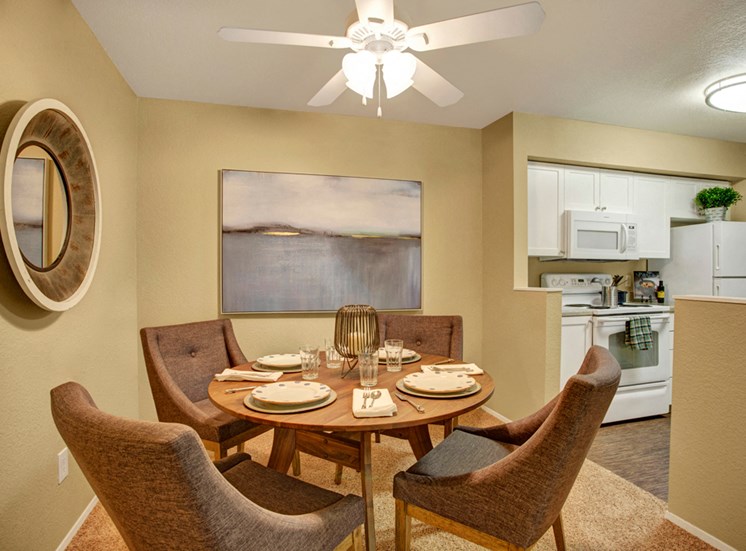 Model Dining Room| Apartments In Mukilteo WA | On The Green